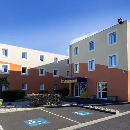 Ace Ferrand La Pardieu Otel 3*