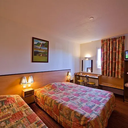 Ace Ferrand La Pardieu Otel 3*