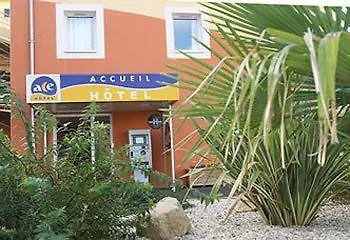Ace Ferrand La Pardieu מלון