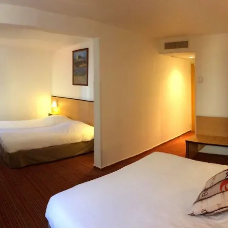 Ace Ferrand La Pardieu Otel