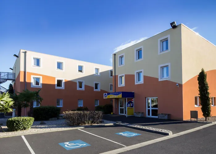 Ace Ferrand La Pardieu Otel 3*
