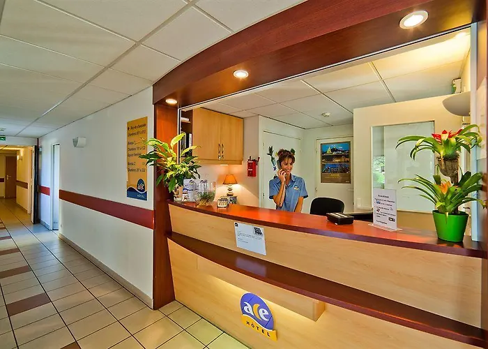 Ace Ferrand La Pardieu Otel Clermont-Ferrand