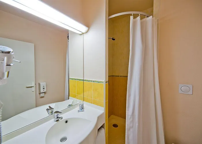 Ace Ferrand La Pardieu Otel Clermont-Ferrand