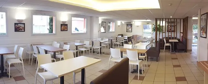 Ace Ferrand La Pardieu Otel